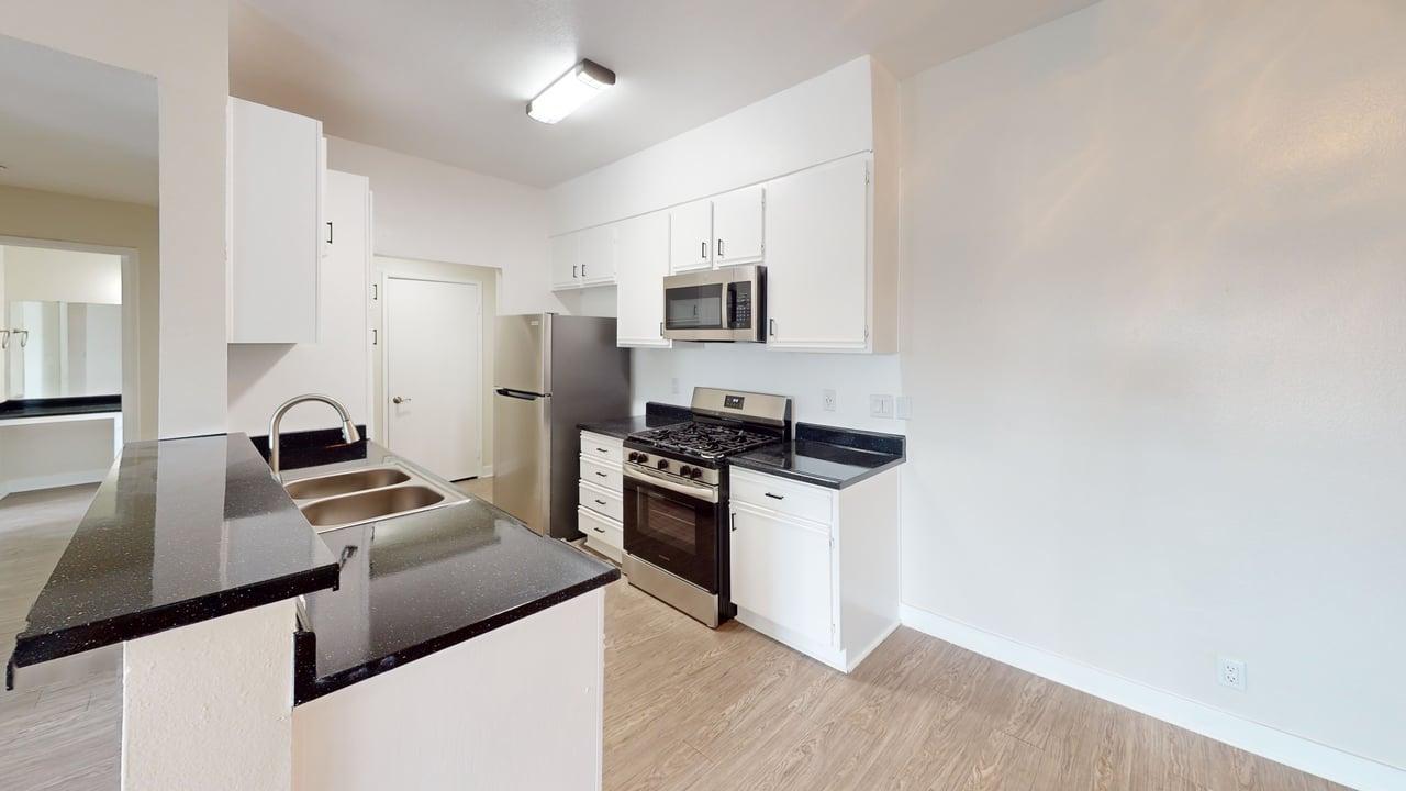 Citronia Luxe Towers Apartments is a similar property to Devonshire Arms Towers located in Northridge